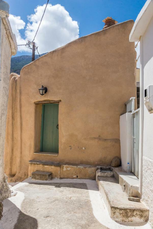 Private Studio In Historic House Lastros Buitenkant foto
