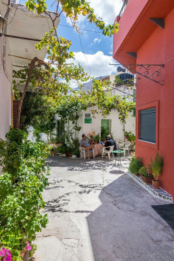 Private Studio In Historic House Lastros Buitenkant foto