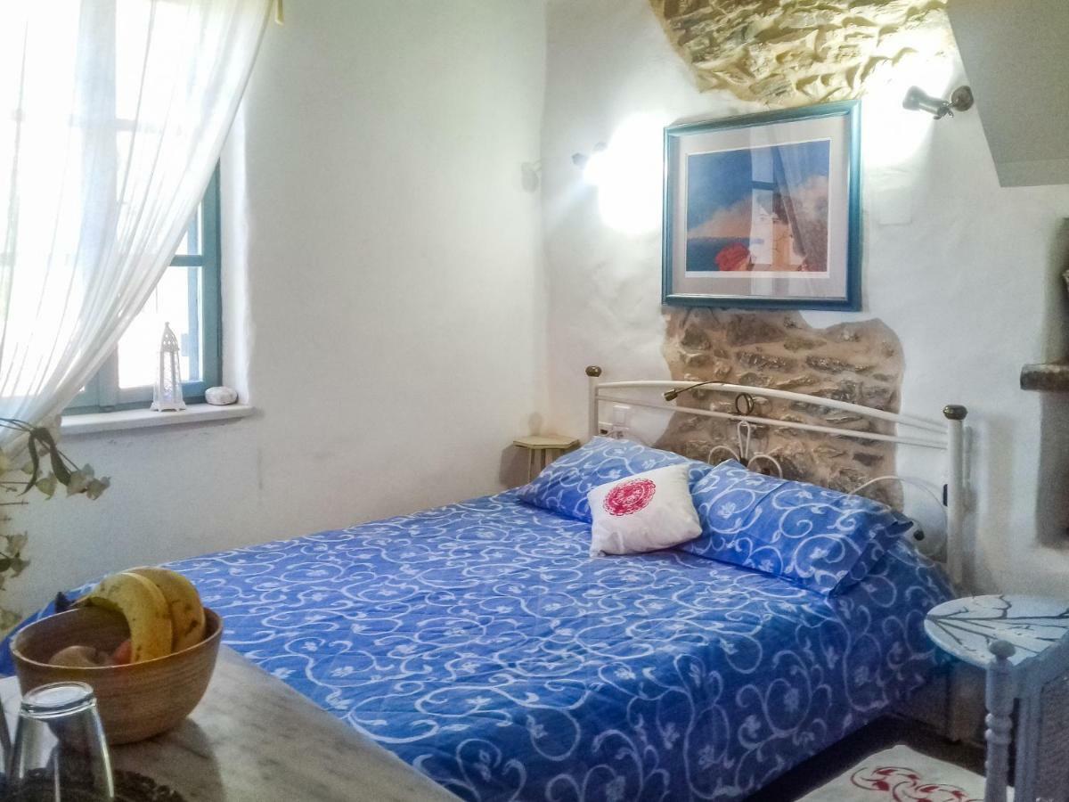 Private Studio In Historic House Lastros Buitenkant foto
