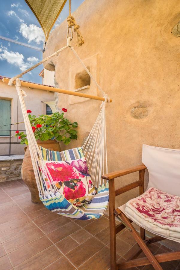 Private Studio In Historic House Lastros Buitenkant foto